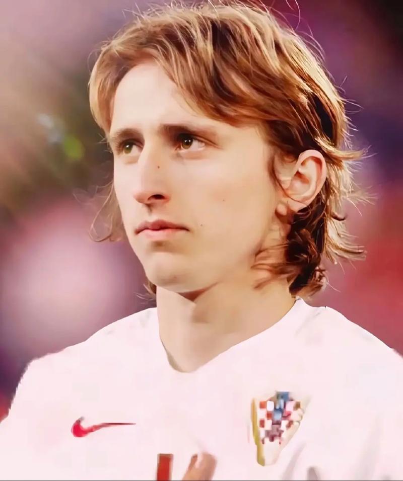 冲世界杯！国足主帅邵佳一谈执教目标＂