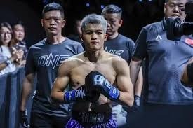 [图]中超-周定洋99分钟绝平 蓉城1-1申花重夺榜首