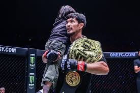 豪宅风波后，全红婵带伤赴新疆滑雪，再次陷入争议，樊振东说对了