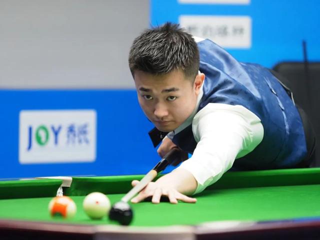 限制了他的 限制了他的